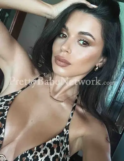 Lavanya—Hot Noida Air Hostess Escort for International Travel Companion